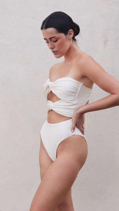 Entero Oria Ivory