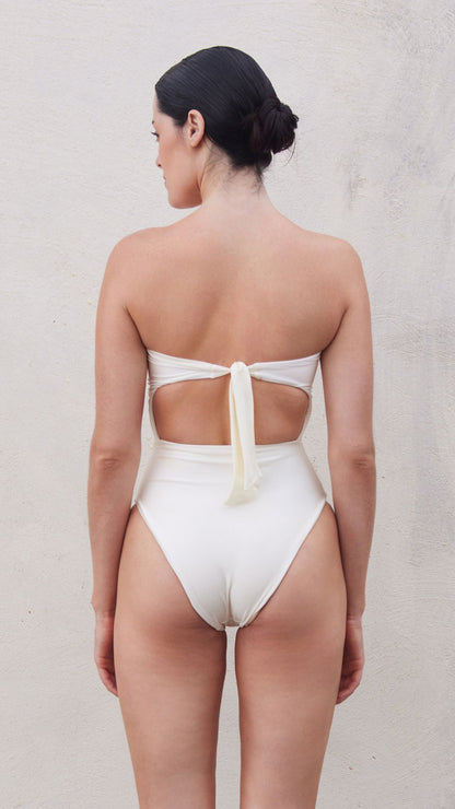 Entero Oria Ivory
