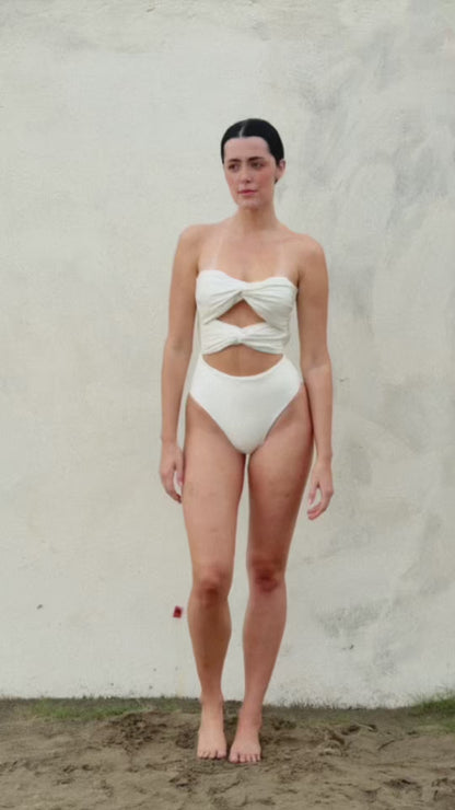 Entero Oria Ivory